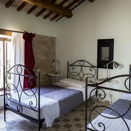 Hillside Retreat In San Savino Apartman