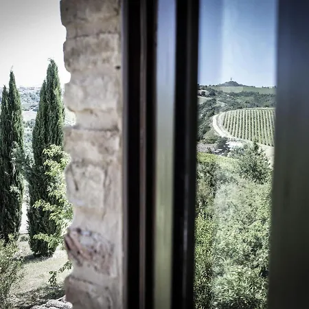 Hillside Retreat In San Savino Apartman
